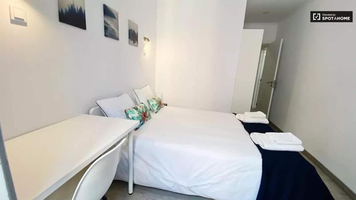 Walk'In Sodre Hostel ลิสบอน ภายนอก รูปภาพ
